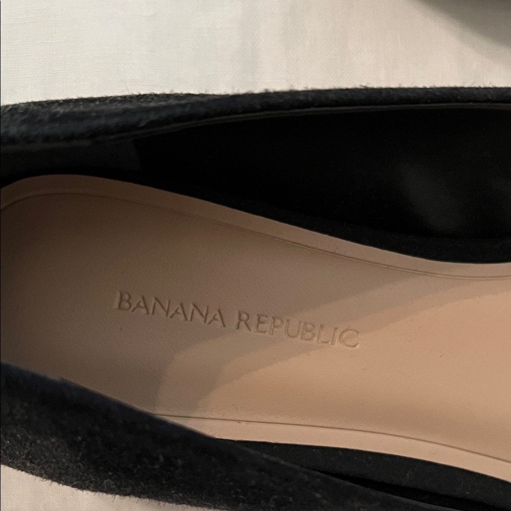 Banana Republic Black Suede Flats, size 8.5 - Picture 2 of 8